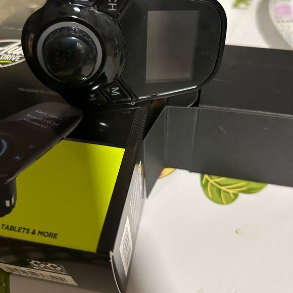 Wireless Bluetooth FM Transmitter Car Adapter - Black - Picture 7 of 11